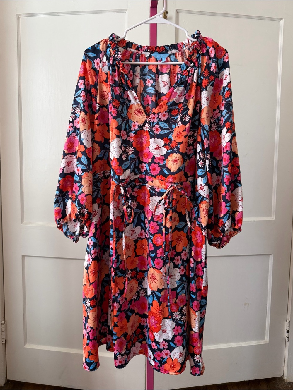 Size 3X Draper James Floral V-Neck Tie-Waist Midi Dress in Multi-Color